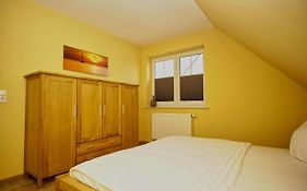 Ferienhaus De niege Wech Wohnung 04 Balkon, Boddenblick, Sauna- und Schwimmbadnutzung im AHOI Sellin
